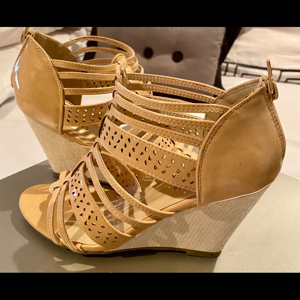 Open Toe Wedge Cage Sandle